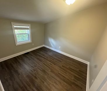 For Lease - 460 Park Road Unit# Upper, Oshawa, Ontario - Photo 3