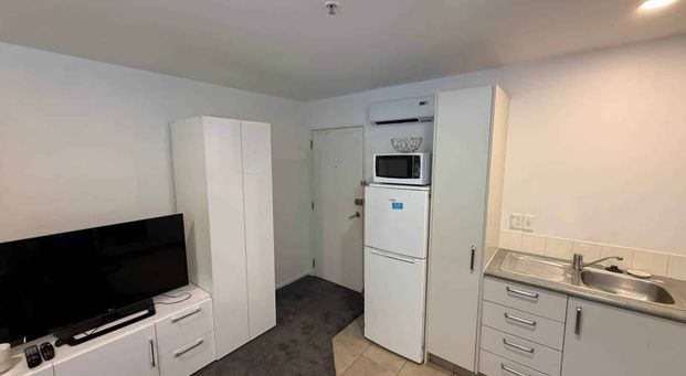 Studio apartment in the heart of CBD - Availab... - Photo 1