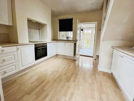 2 bedroom terraced house to rent - Photo 4