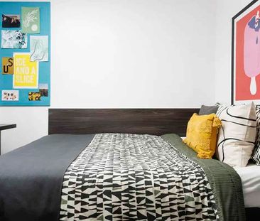 Extra Large High Double Ensuite - Photo 4