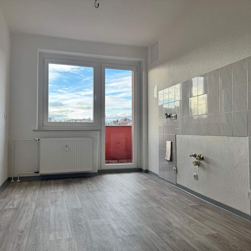 * Gepflegte 2-Raumwohnung mit Balkon und Weitblick in Dresden Löbtau mieten! * - Photo 1