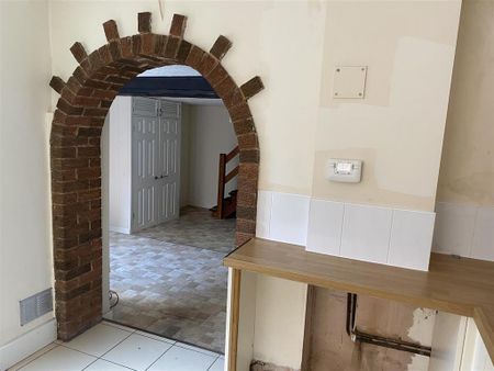 4 bedroom house to rent - Photo 2