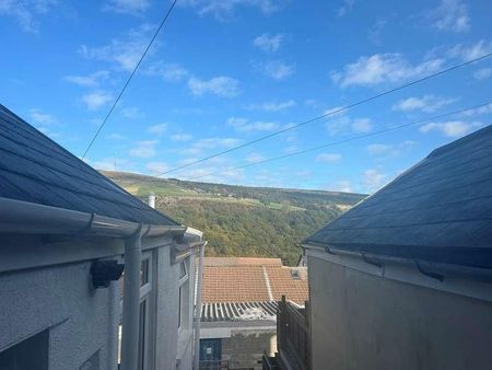 Brynhyfryd Terrace, Ferndale, CF43 - Photo 3