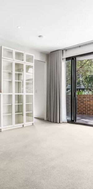 MGM MARTIN - ONE BEDROOM APARTMENT - Photo 1