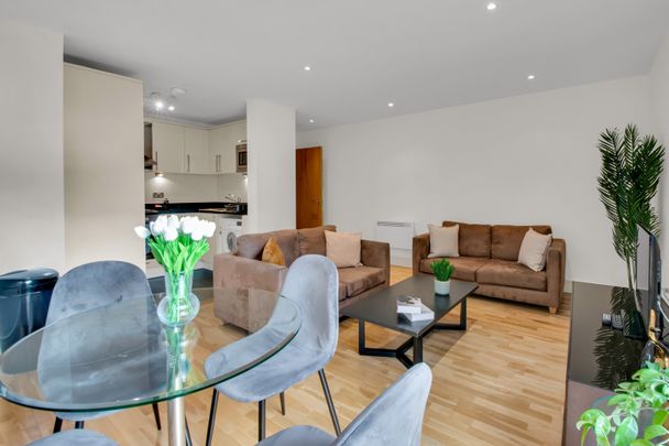 1 Bed Flat, Great Suffolk Street, SE1 - Photo 1