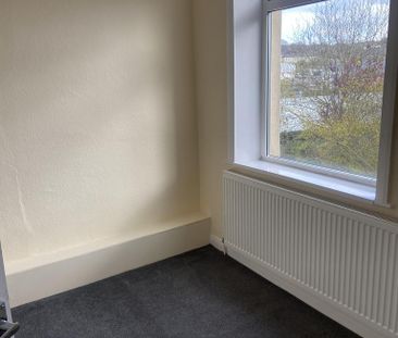 2 bedroom end of terrace house to rent - Photo 5