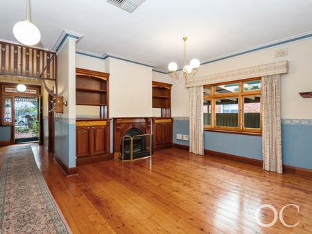 Open the Door To Character Living in Colonel Light Gardens - Photo 2