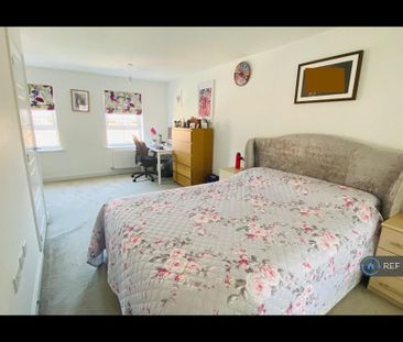 3 bedroom semi-detached house to rent - Photo 3