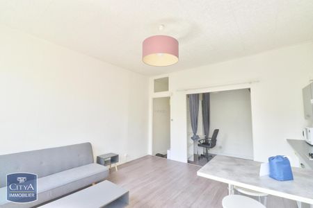 Location Appartement 1 pièce 25m² ST ETIENNE 42000 - Photo 2