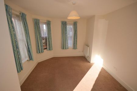 1 bedroom ground floor flat to rent - Photo 2