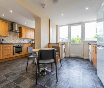 71 Eastfield Crescent - Photo 2