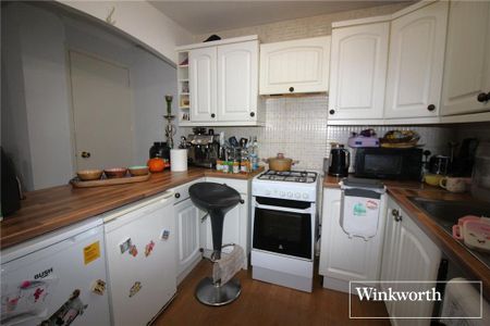 2 bedroom ground floor flat to rent - Photo 4