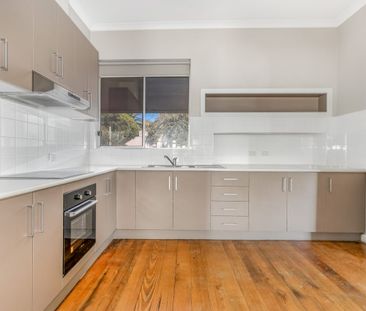 Charming & Spacious Home in Prime Golden Square Location - Photo 2