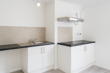 2 Bed Flat, Wilmslow Road, M14 - Photo 4