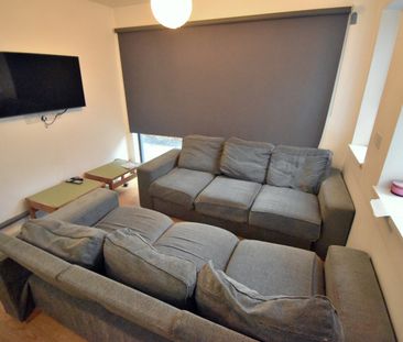 6 Bed Terraced House, Hillside Court, RG1 - Photo 3