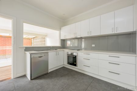 1/26 Fenacre Street, Strathmore - Photo 4