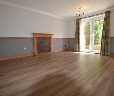 3 bedroom end of terrace house to rent - Photo 2