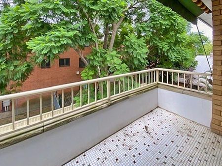 Spacious & Convenient 2-Bedroom Unit in North Parramatta - Photo 4