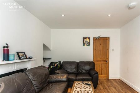 4 bedroom terraced house to rent - Photo 2