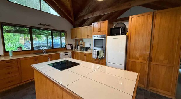 Serene country homestead - Photo 1