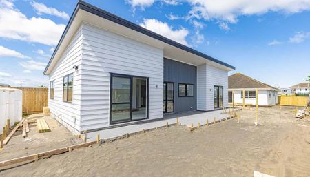 Convenient living in Tawhero - Photo 3