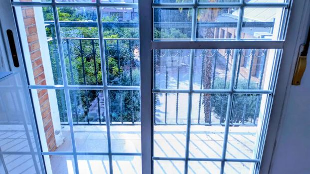 Room in a shared 4-bedroom apartment for rent in Paterna. - Photo 1