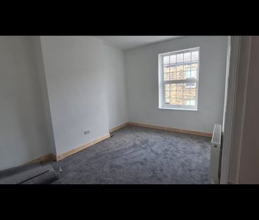 1 Bed Terraced House, Paradise Grove, LS18 - Photo 3