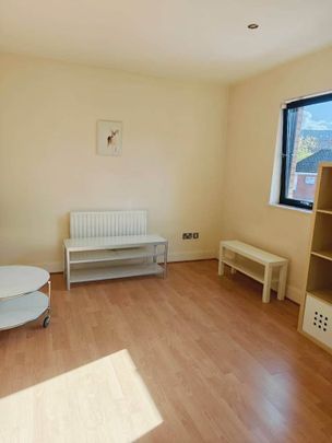 3 Bed Flat, Walker St, G11 - Photo 1
