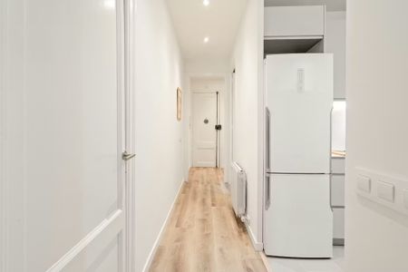 Carrer del Comte Borrell, Barcelona, Catalonia 08015 - Photo 2