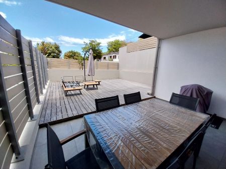 Location Appartement 2 pièces 55m² ST PAUL 97434 - Photo 2