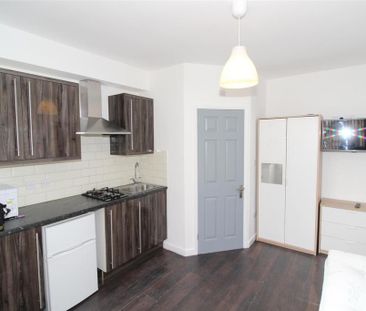 Studio to rent - Photo 6