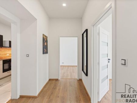 Pronájem bytu 3+1 75 m2 - Fotografie 3