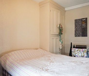 1 Bedroom Flat 2 Regents Park Terrace - Photo 1