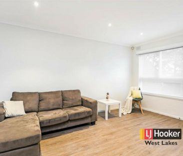 Nestled between the City and the Sea - Photo 2