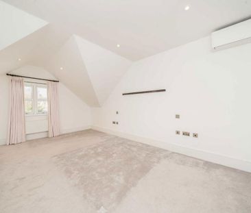 4 bedroom semi-detached house to rent - Photo 3