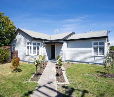 Neat & Comfortable 3-Bedroom Home in Convenient Location - Photo 5