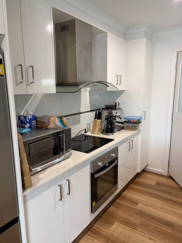 South Kingsville - Photo 2