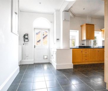 3 bedroom end of terrace house to rent - Photo 4