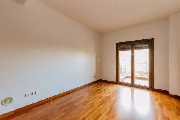 Apartamento T3 nos Terraços de Ponte com dois lugares de garagem - Photo 1