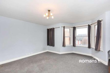 York Road, Aldershot, Hampshire, GU11 - Photo 2