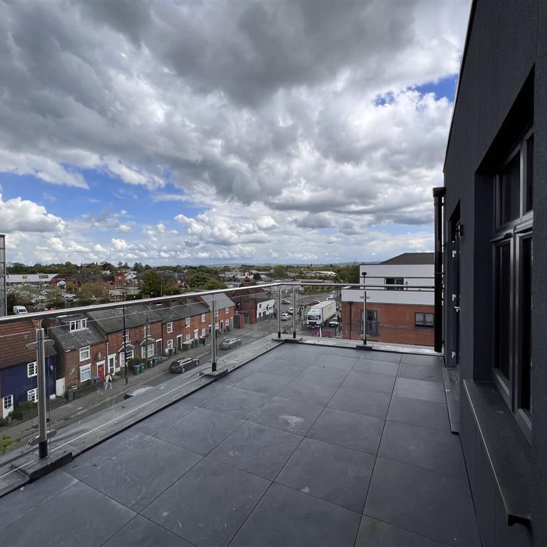 Sloane House, Aylesbury, New Street - Photo 1