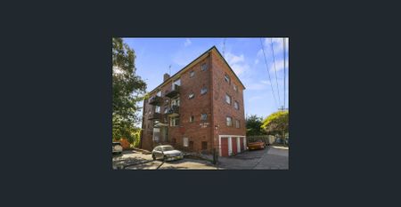 Bright & Sunny One bedroom with Harbour Bridge Views - Photo 3