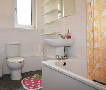 4 bedroom terraced house to rent - Photo 6