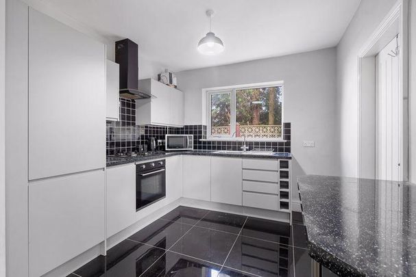 3 bedroom semi-detached house to rent - Photo 1