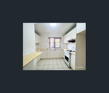 Two Bedroom Unit In Perfect Location! - Photo 1