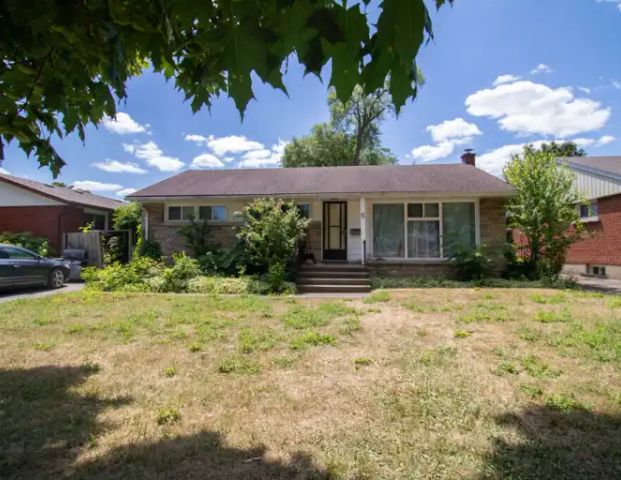 6 Broadview Ave - 1 | 6 Broadview Ave -, St. Catharines - Photo 1
