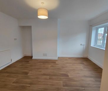 Westfield Place, Yeovil - Photo 2