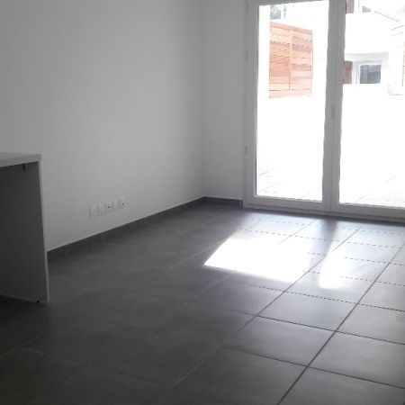 Location Appartement 2 pièces 35m² MARSEILLE 10ème - Photo 4