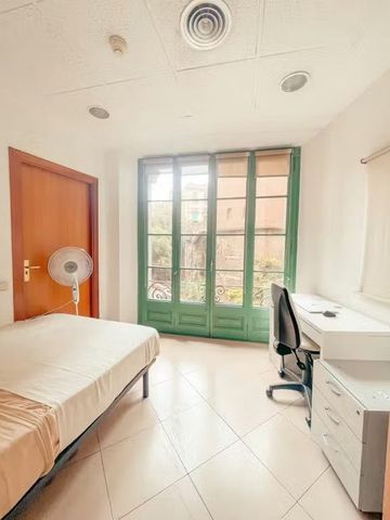 Via Laietana, Barcelona, Catalonia 08003 - Photo 3