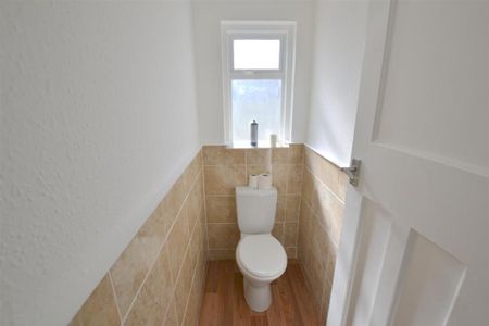 2 bedroom detached bungalow to rent - Photo 5